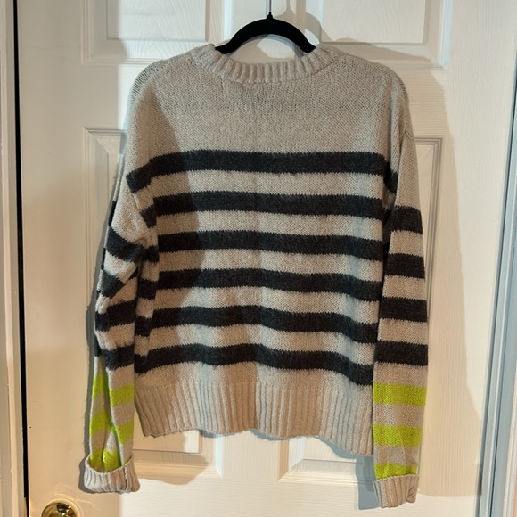 NWT Ladies size X-Large French Connection Sweater “super soft” - Picture 4 of 11